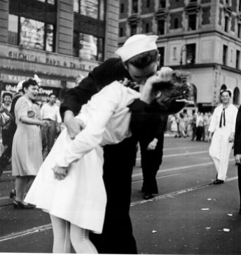 The photograph by Victor Jorgensen of the same scene as Eisenstaedt's V–J day in Times Square